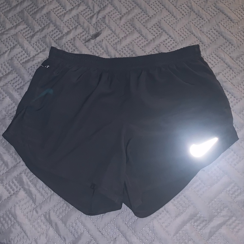 Black Nike shorts